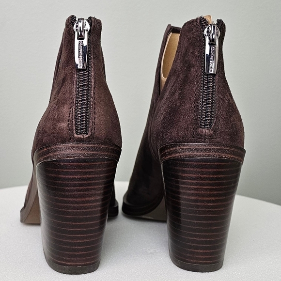 Vince Camuto Gigietta Suede Back Zip Chelsea Booties Brown Size 7.5 - Picture 8 of 14